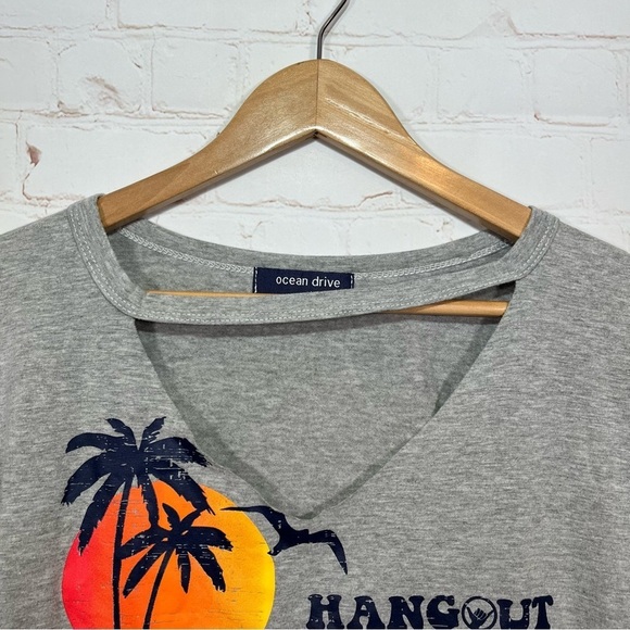 Hang Out Gulf Shores Alabama T Shirt Womens Size Medium Short Sleeve Palm Trees - Picture 5 of 6